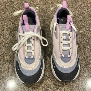 Nike Air Max Furyosa
Lavender Venice Slate White
CZ4149 400 Women Shoe